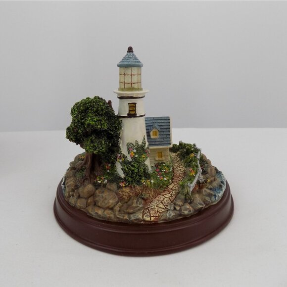 Thomas Kinkade Seaside Memories A Light in the Storm Lighted Lighthouse Figurine - Picture 4 of 10